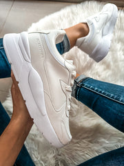 Trendy Wave White Sneakers