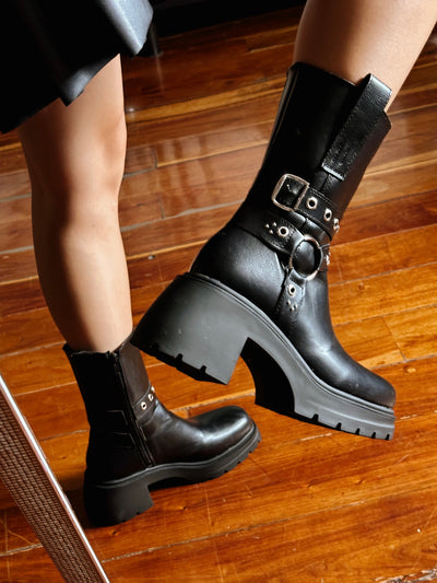 Burdeos Black Boots