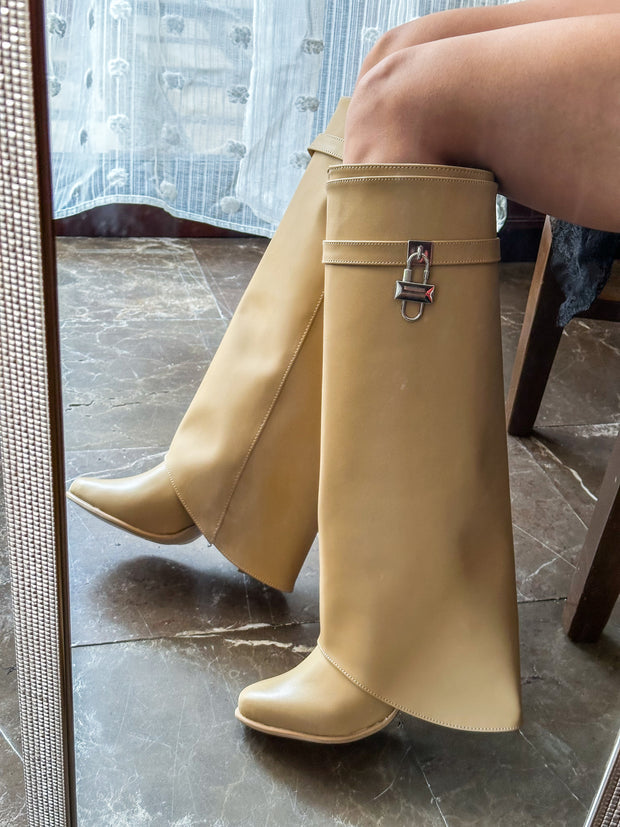 Valle Long Belt Camel Boots