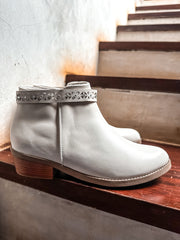 Tinsel Studs White Boots