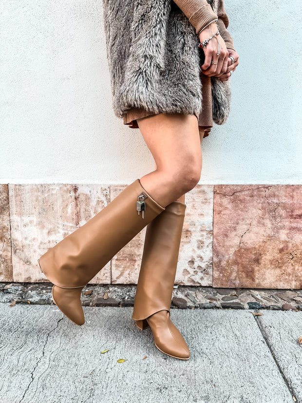 Valle Long Padlock Camel Boots