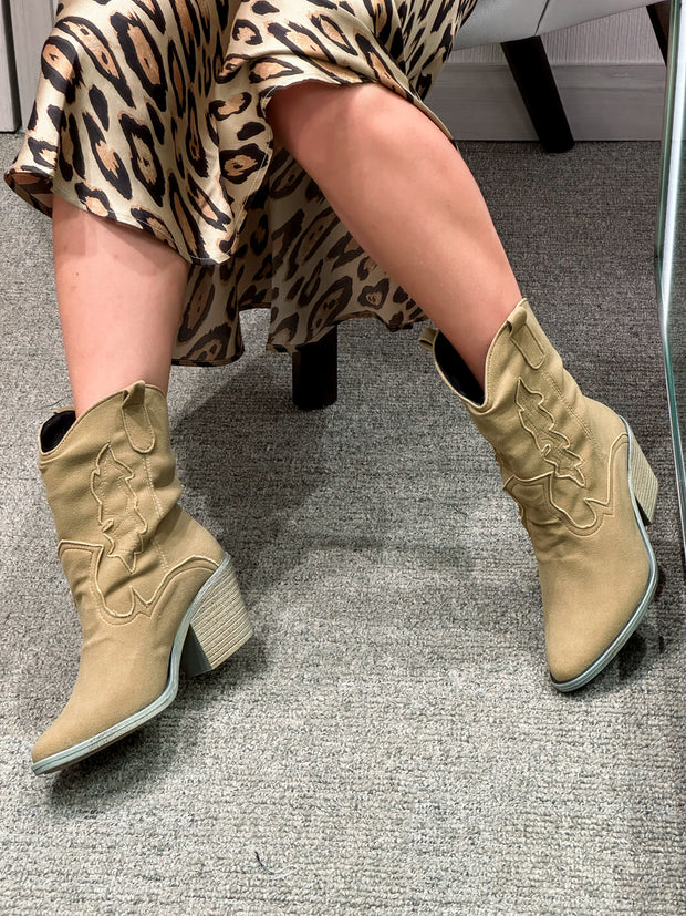 Western Olive Boots