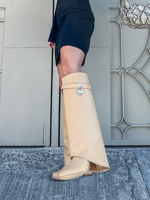 Valle Long Belt Camel Boots