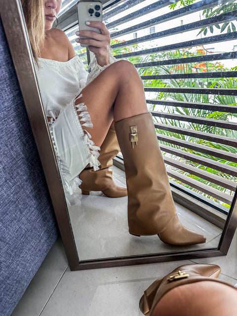 Valle Long Padlock Camel Boots