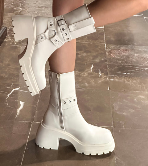 Burdeos Latte Boots