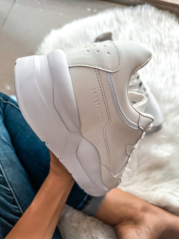 Trendy Wave White Sneakers