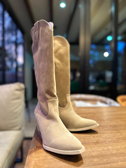 Zagreb Beige Boots