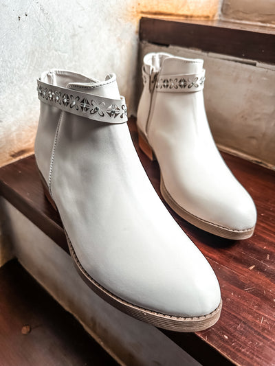 Tinsel Studs White Boots