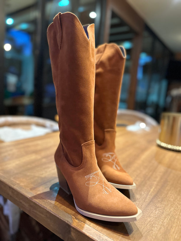 Zagreb Camel Boots