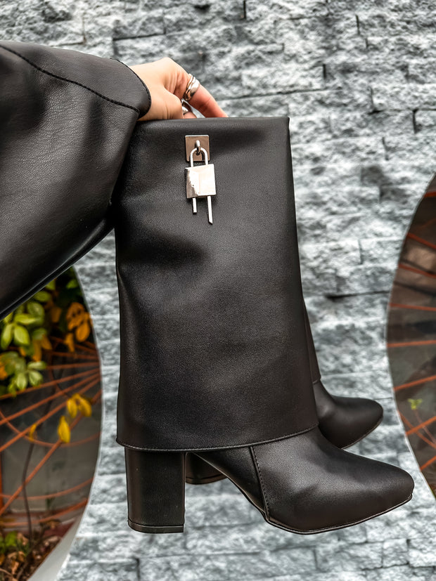 Valle Silver Padlock Boots Black