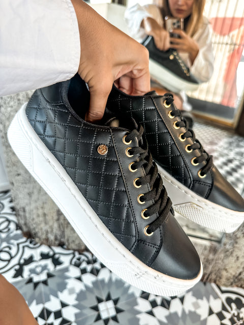 Reno Bold Square Black Sneakers