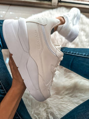 Trendy Wave White Sneakers