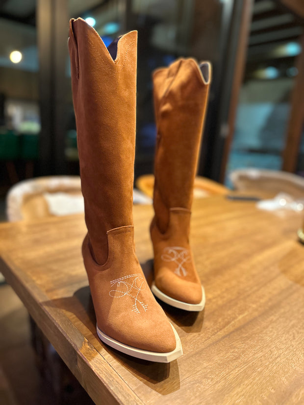 Zagreb Camel Boots