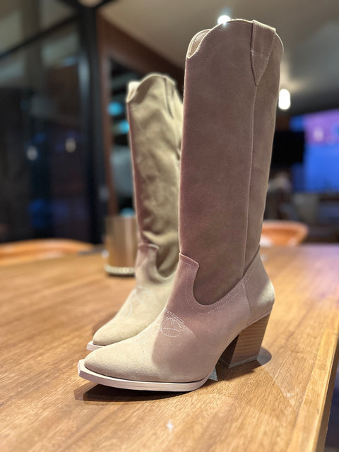 Zagreb Beige Boots