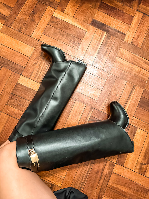 Valle Long Belt Black Boots