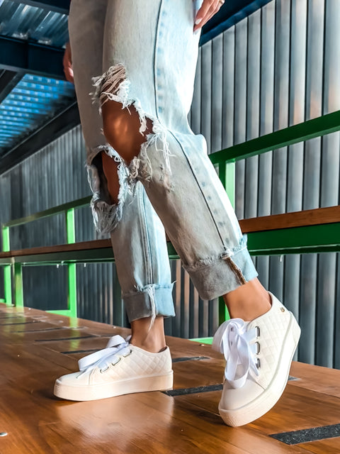 Reno Bold Big Laces White Sneakers