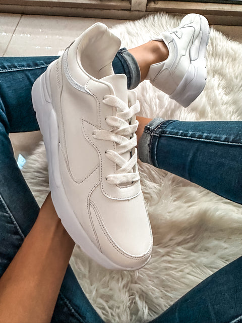 Trendy Wave White Sneakers