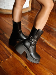 Burdeos Black Boots