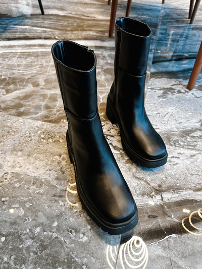 Ferrara Black Boots