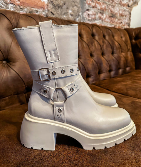 Burdeos Latte Boots