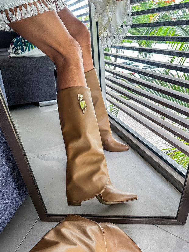 Valle Long Padlock Camel Boots